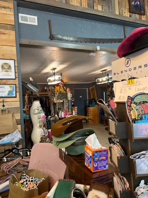 Split Arrow Boutique