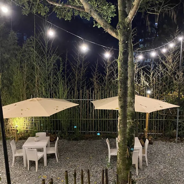 common ground | coffee & other tings