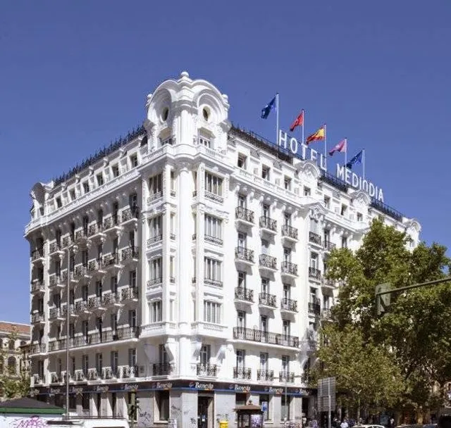 Mediodía Hotel