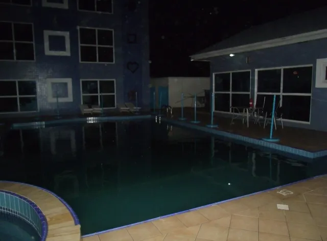 De Holiday Beach Hotel