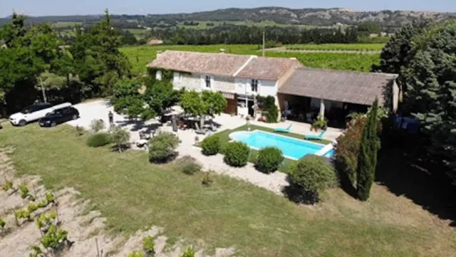 Appt 2 pieces dans Mas provençal