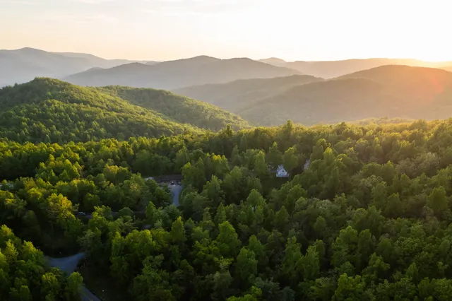 Love Ridge Mountain Lodging