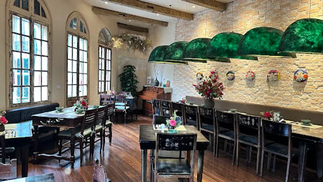 Cāga Café & Restaurant