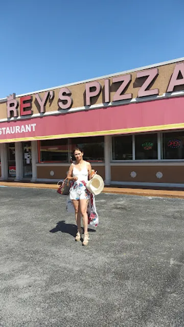 Rey's Pizza