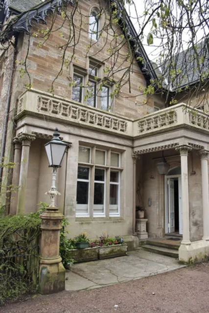 Georgian House Hotel (Newhall House Apartments)