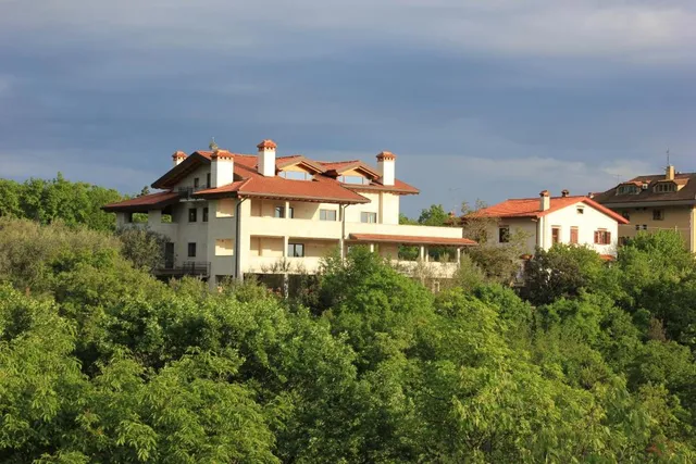 Residence Oliveto Mare Carso Cin: IT032001C2GH9IGCK4