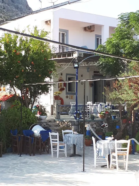 On The Rocks Restaurant, Bar & Accommodation.