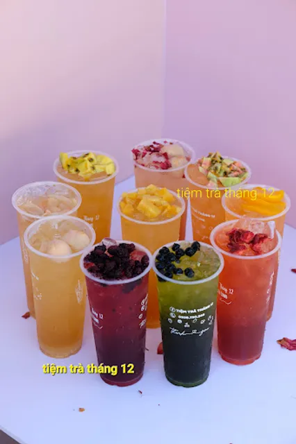 Tiệm trà tháng 12