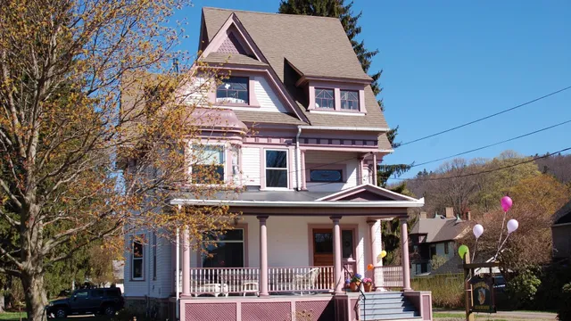 Enchanted Valley Inn