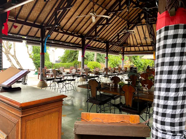 Mimpi Tunjung Restaurant Tulamben