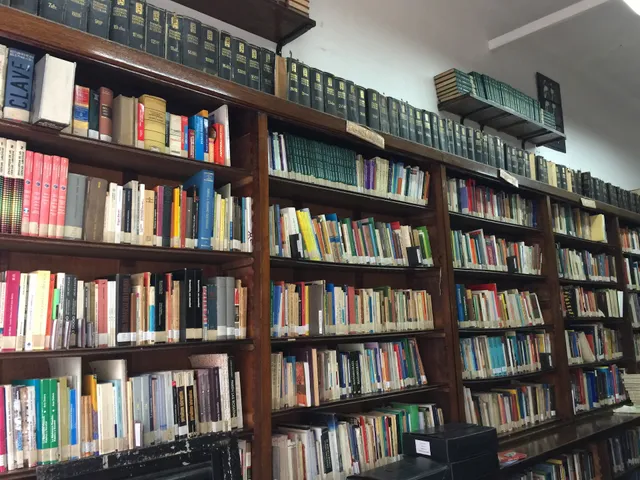 PUBLIC LIBRARY Estanislao del Campo