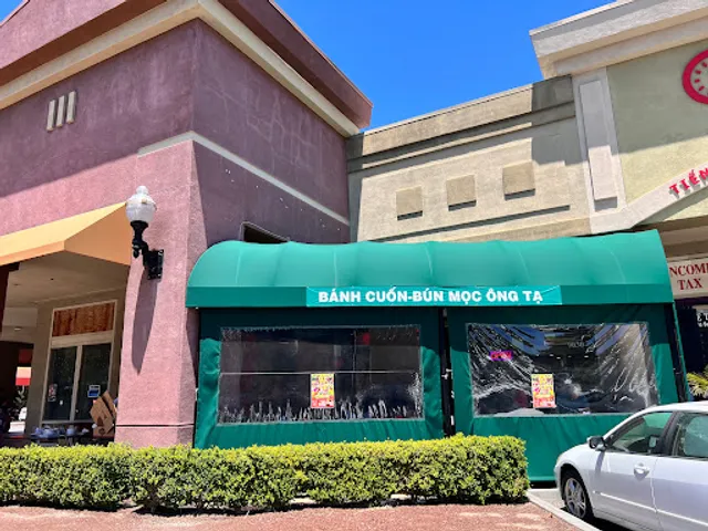 Bánh Cuôn Bún Mộc Ông Ta