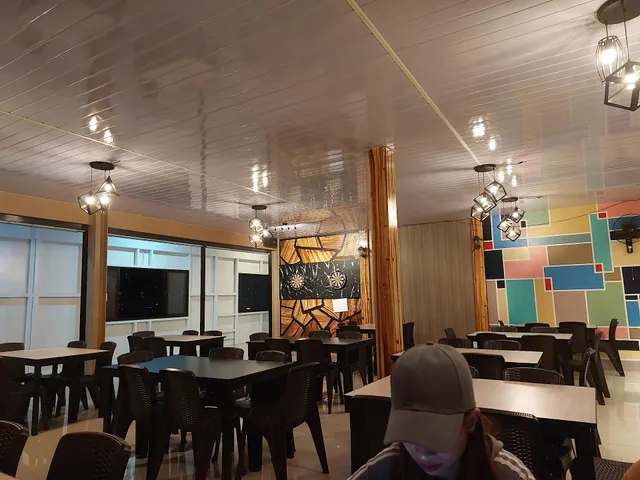 Wakads Smokehouse and Pub