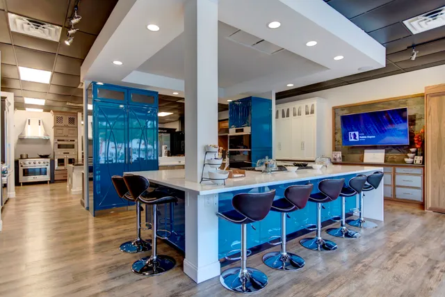 Distinctive Kitchen and Appliance World