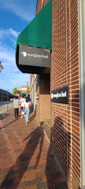 Sunglass Hut