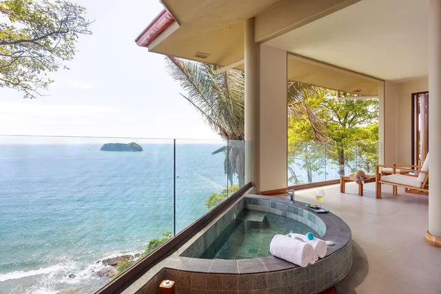 Arenas Del Mar Beachfront & Rainforest Resort