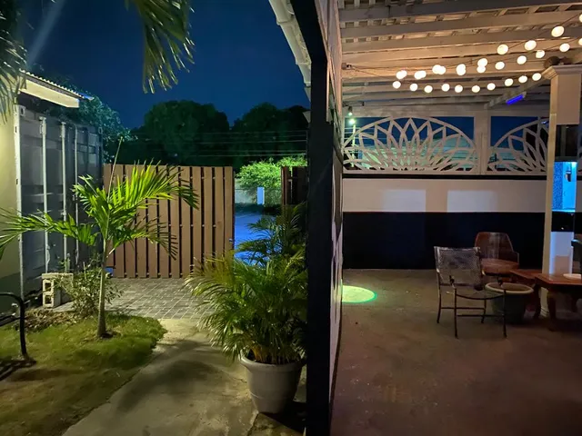 ROUN SUH Food and Beverages