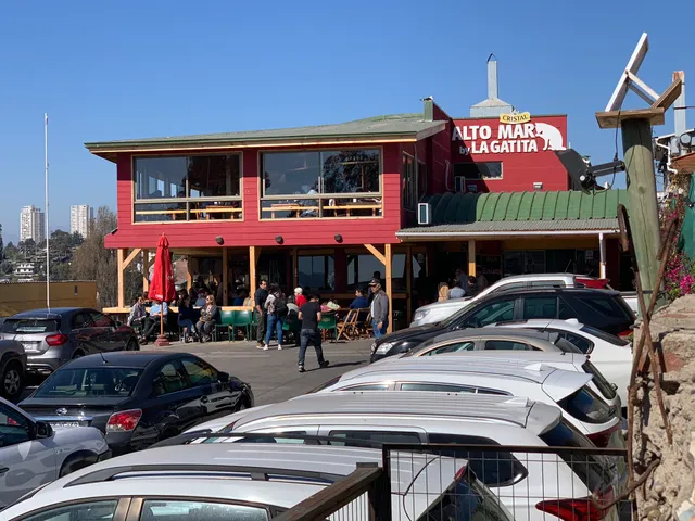 Alto Mar by La Gatita