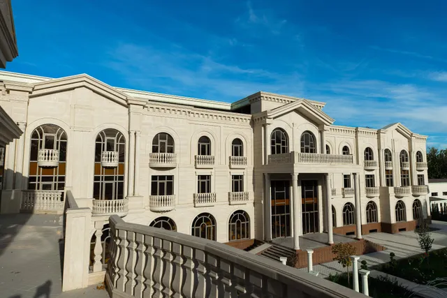 Zarafshon Parkside Hotel