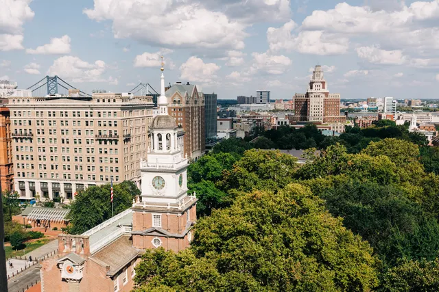 Down Town Club by Cescaphe