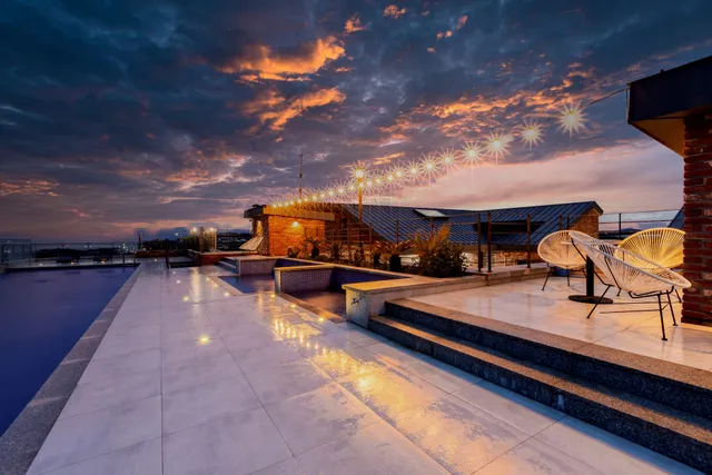 돌핀펜트하우스