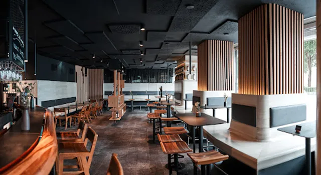 WEIN & CO Wien Naschmarkt – Weinbar & Shop