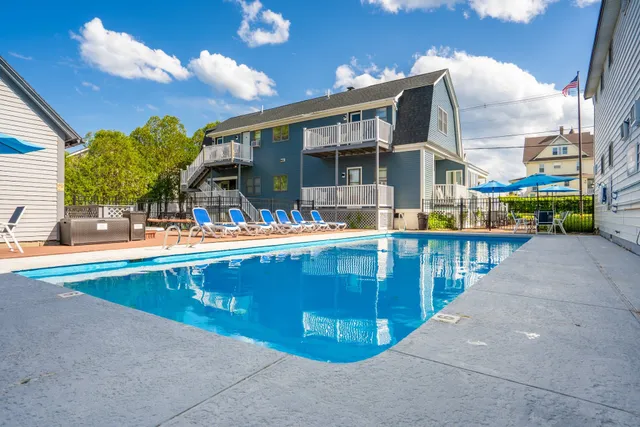 The Lighthouse Inn & Suites