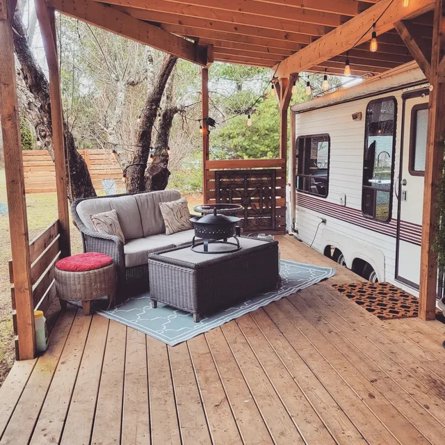 Frolander Bay Resort