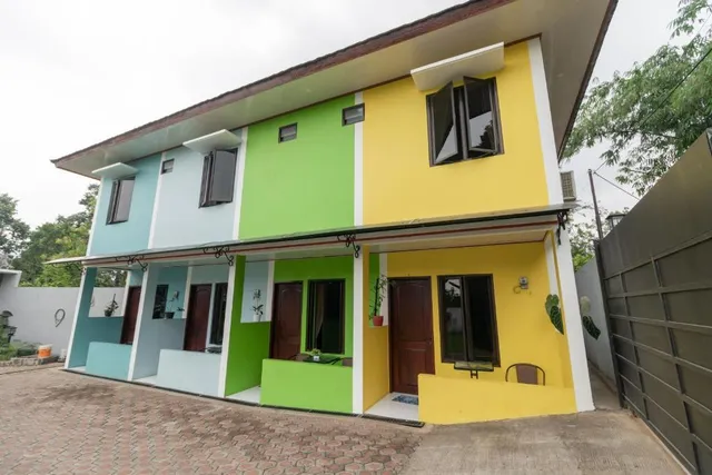 RedDoorz Plus near Jungleland Sentul