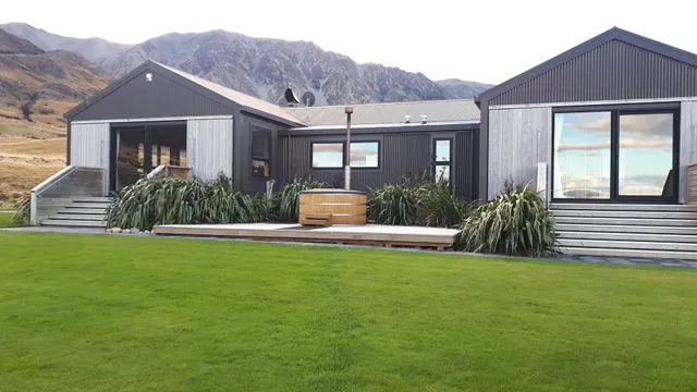 Lake Ohau Quarters