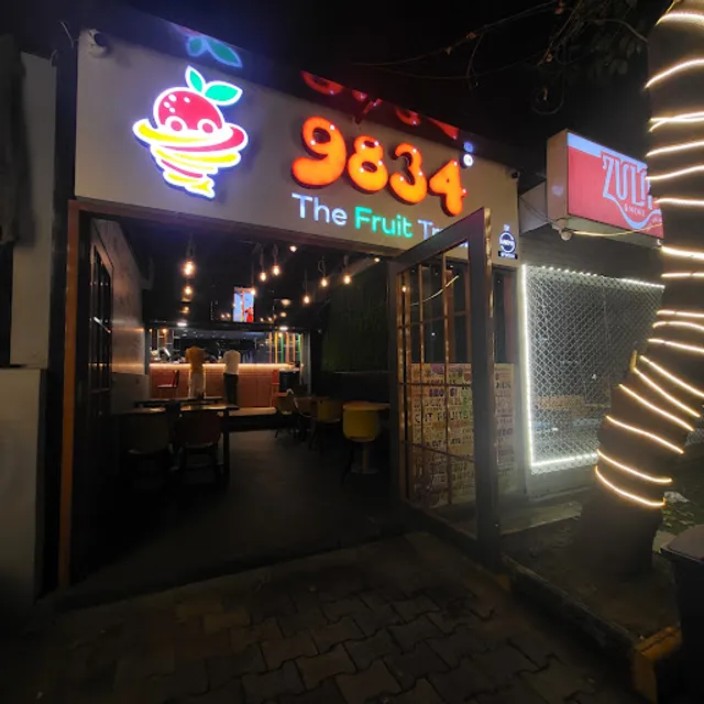 9834 The Fruit Truck Ahmedabad (Judges Bungalow)