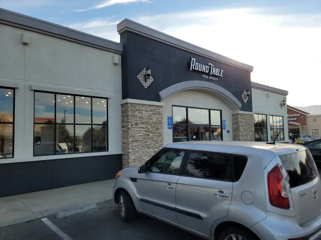 Round Table Pizza