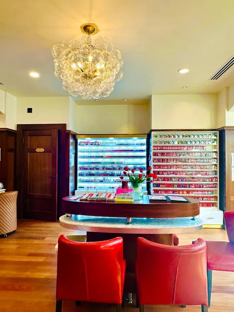 MI Nails - Grosse Pointe Village