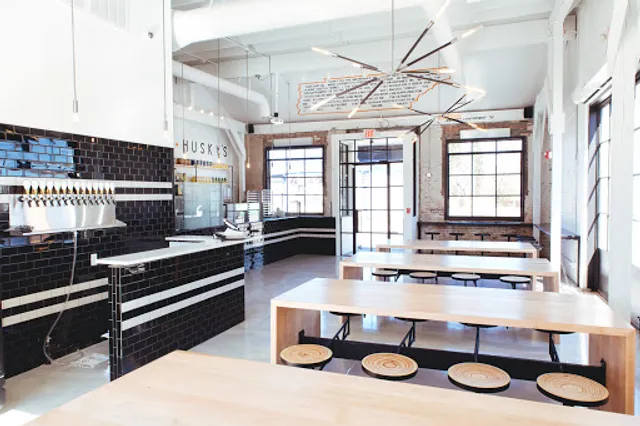 Slim & Husky's Pizza Beeria (North Nashville)