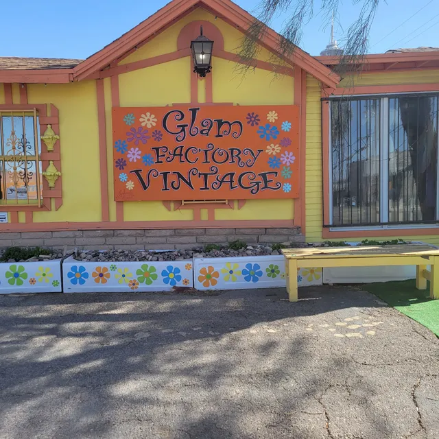 Glam Factory Vintage