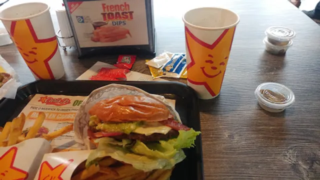 Carl's Jr. Galerías Serdán