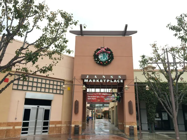 Janss Marketplace