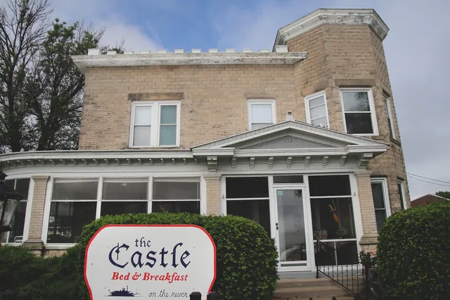 Sabula Castle Bed & Breakfast