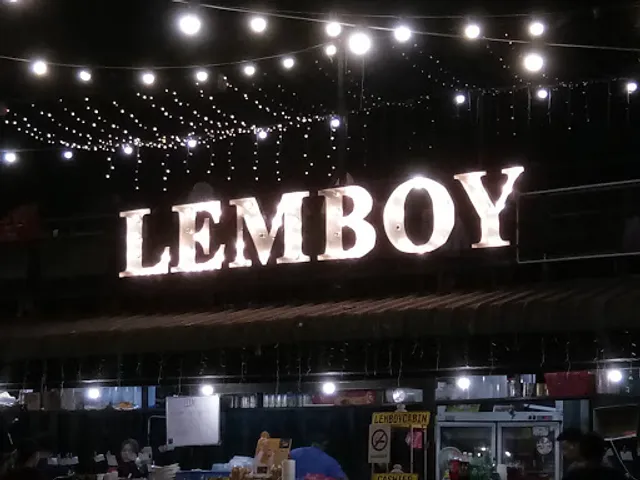 Lemboy Cabin ( Seri Manjung, Perak )