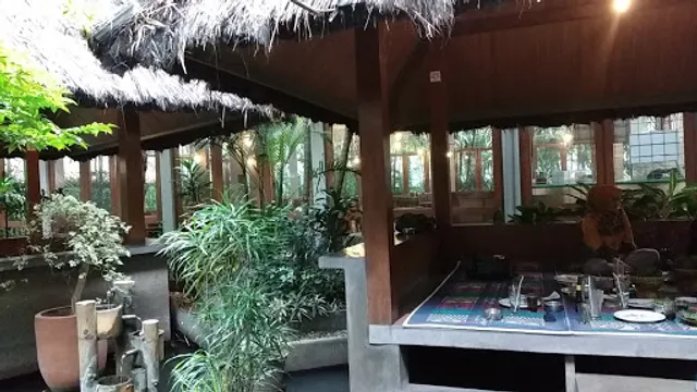 Rumah Makan Riung Panyileukan