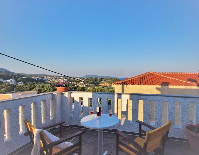 IKOS STUDIOS AND APARTMENTS