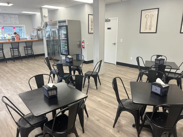 Dinoland Ice Cream Bar & Par