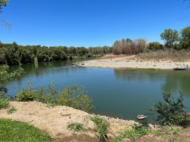 Colusa Levee Scenic Park