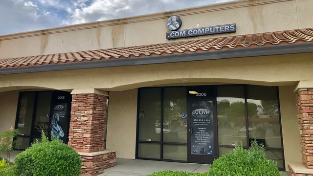 .COM Computers & Graphics