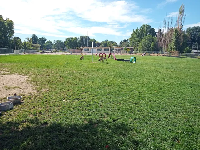 Hanigan Memorial Park - Dog Park