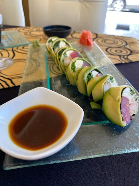 SHIITAKE SUSHI AND WOK