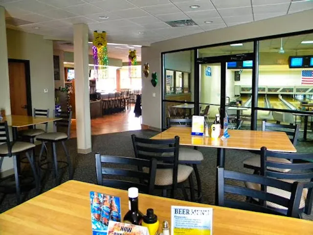 Creekside Bar & Grille