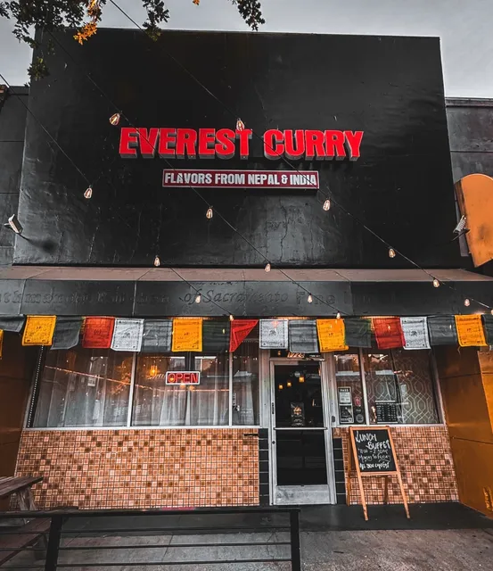 Everest Curry