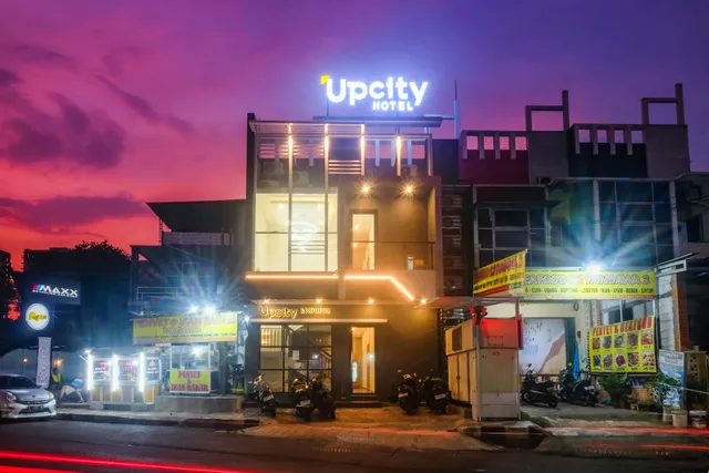 UpCity Express Hotel Semarang by Pillow