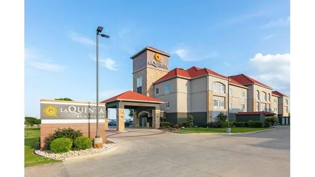 La Quinta Inn & Suites by Wyndham Belton - Temple South